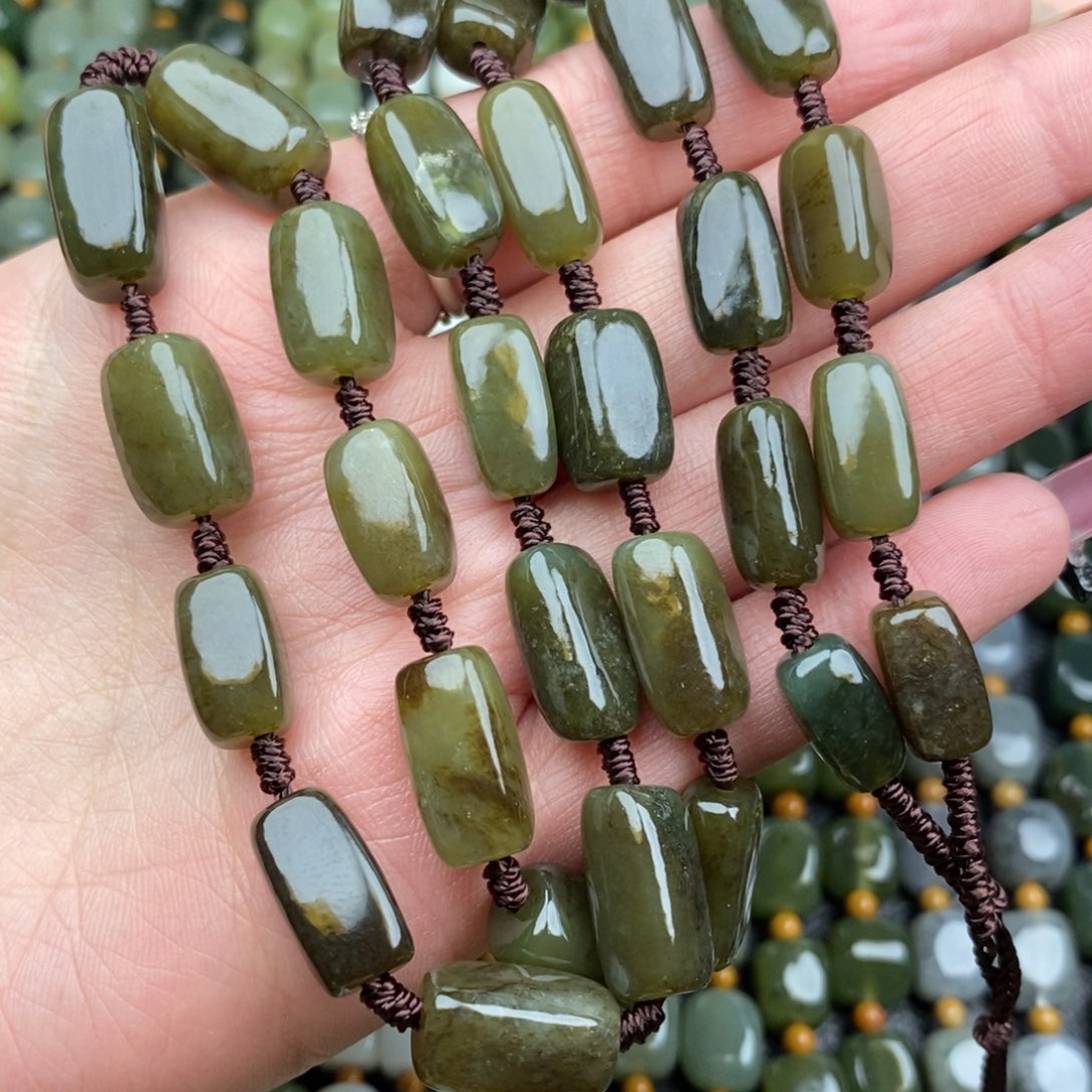 和田玉未镶嵌车挂