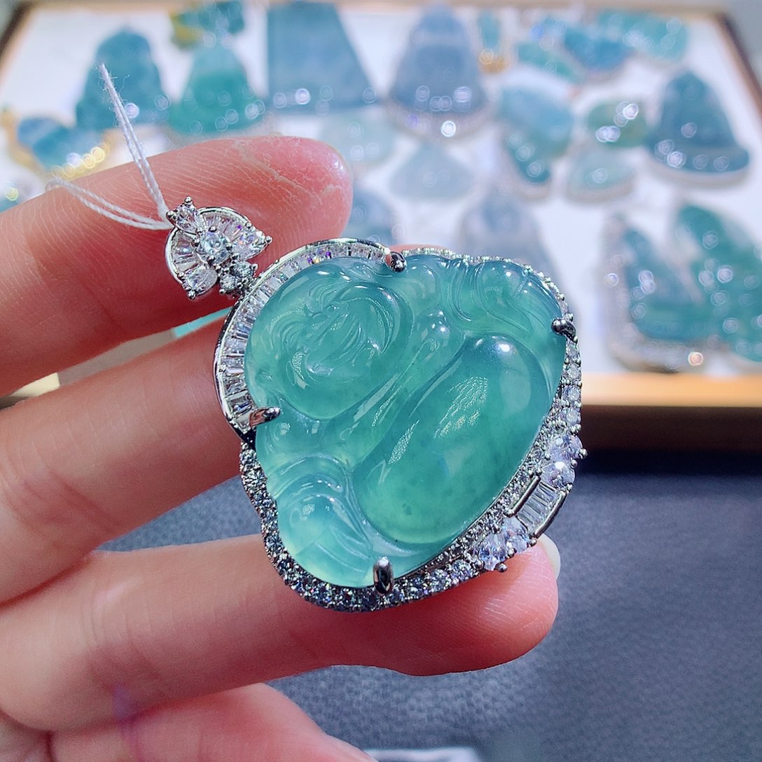 翡翠颈饰未镶嵌翡翠