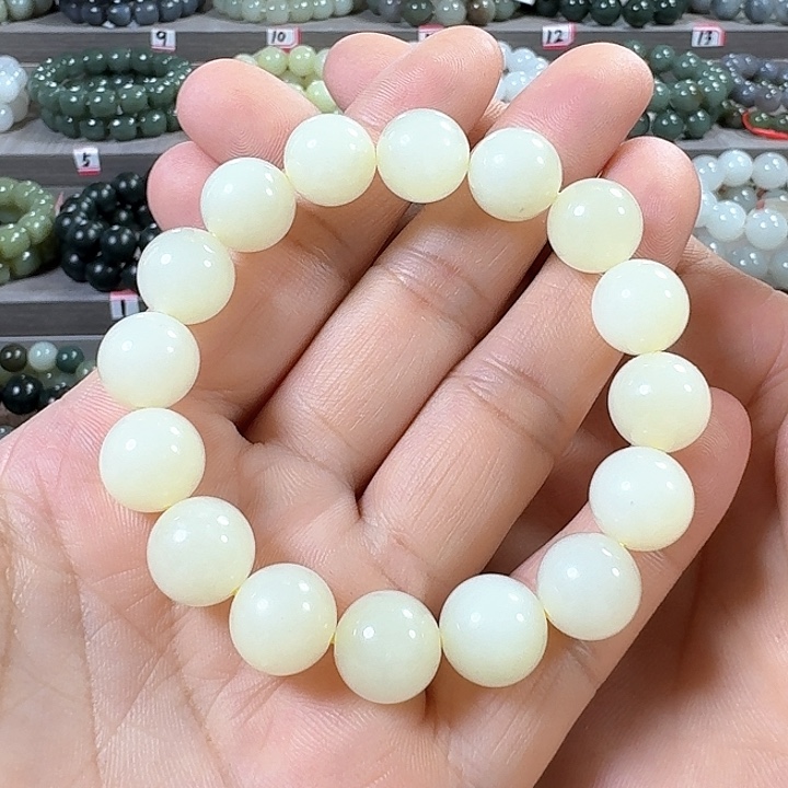 和田玉手链未镶嵌新疆若羌米黄口料微棉卡12