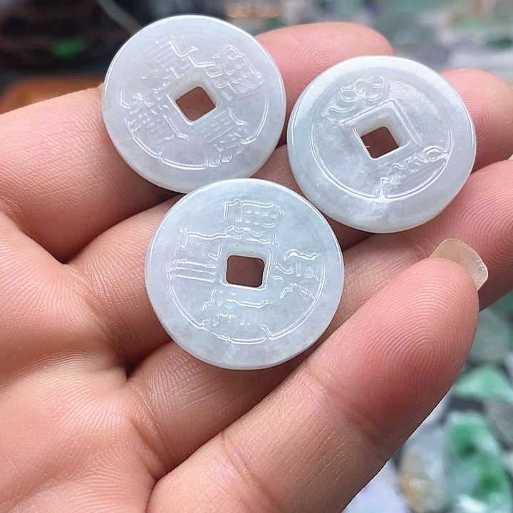 吊坠(不含链)未镶嵌翡翠一个60
