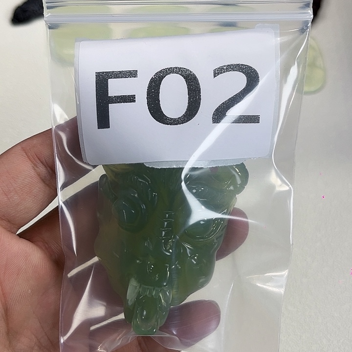 ****3未镶嵌蛇纹石玉颈饰