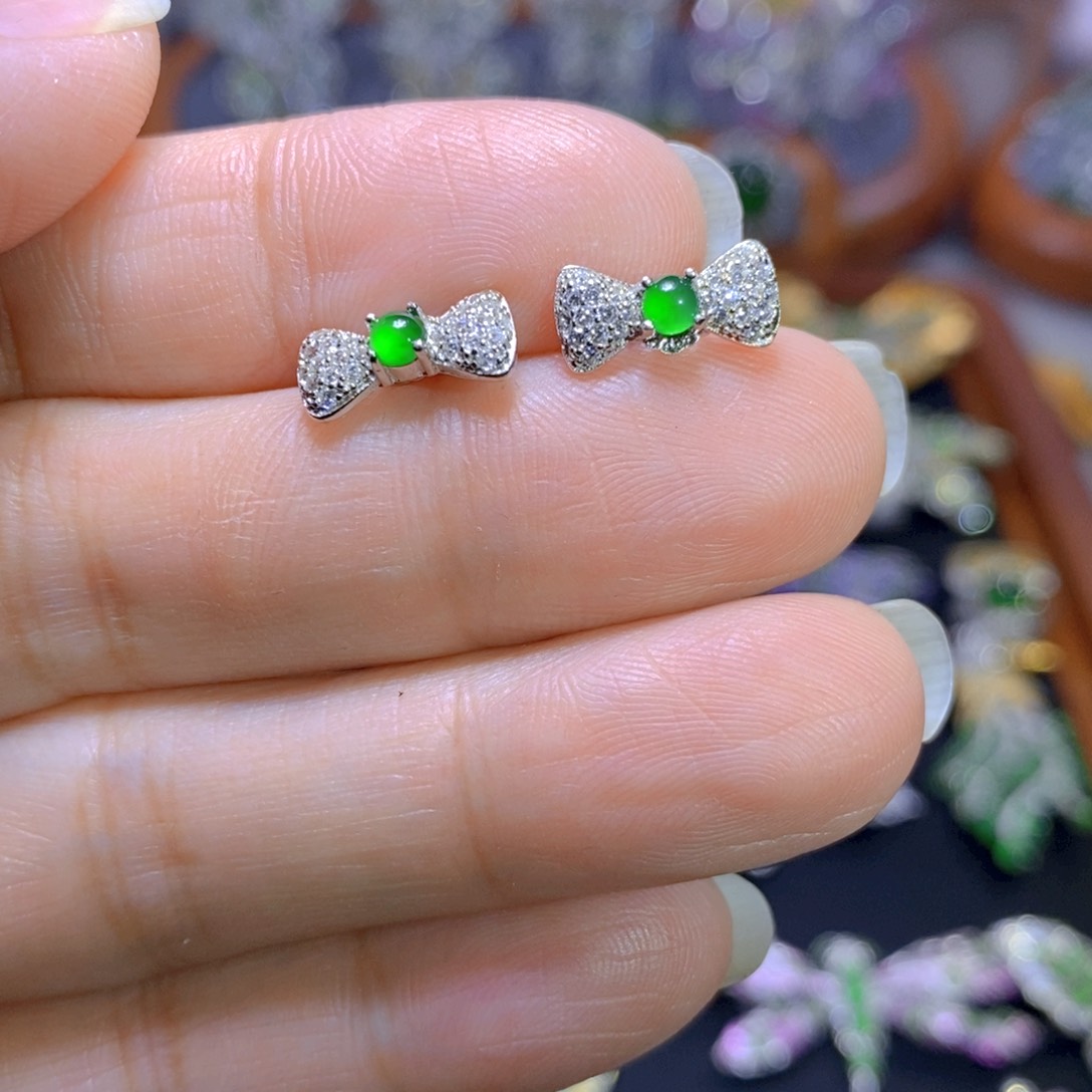 翡翠颈饰银S925镶嵌天然翡翠