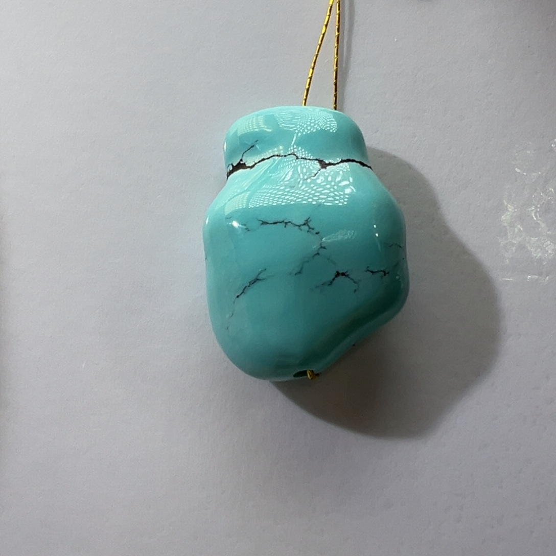 绿松石未镶嵌挂件