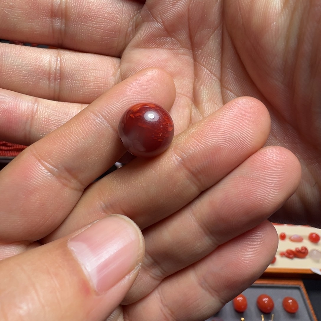 莱***德南红玛瑙未镶嵌火焰纹圆珠 13.7m