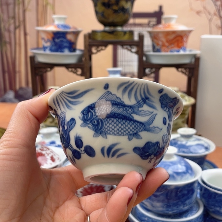 陶摆件青花鱼藻纹压手杯