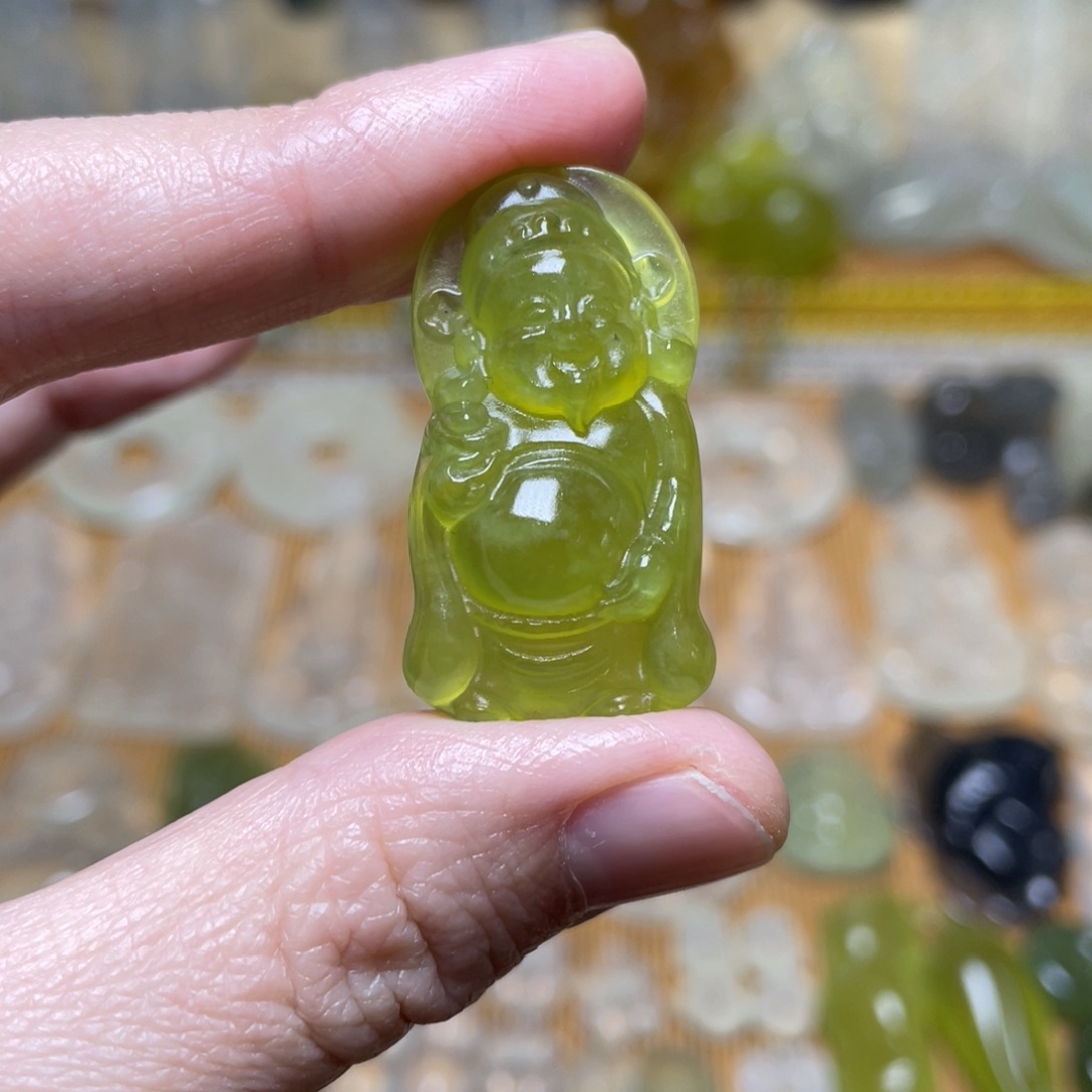 蛇纹石玉吊坠未镶嵌