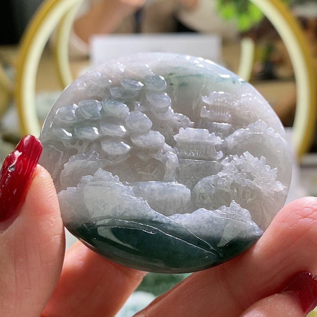 【闪购商品】翡翠颈饰未镶嵌山水