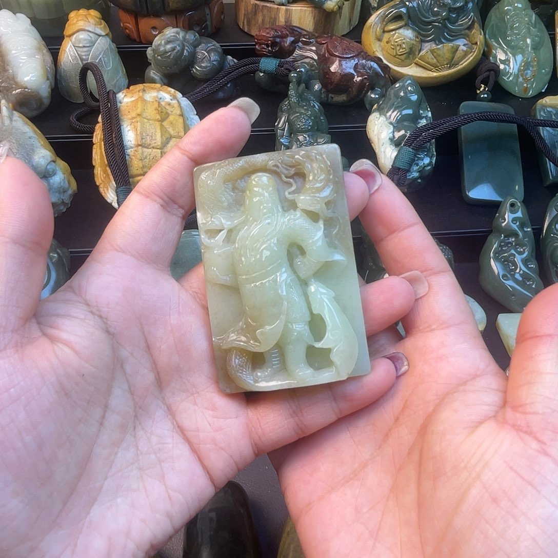 沁***爱岫岩老玉（透闪石质玉）未镶嵌手链