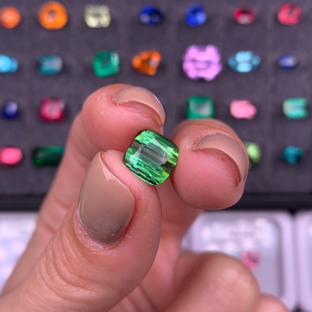 碧玺珠宝半成品未镶嵌3.08ct阿富汗电光绿