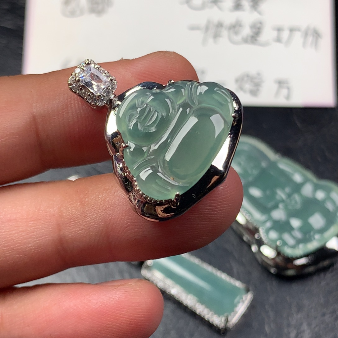 颈饰未镶嵌翡翠佛公