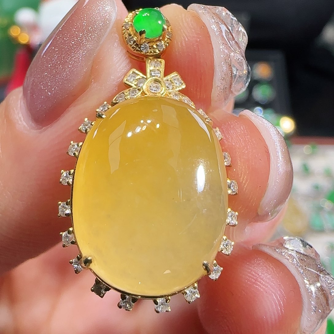 翡翠吊坠(不含链)18K金镶嵌