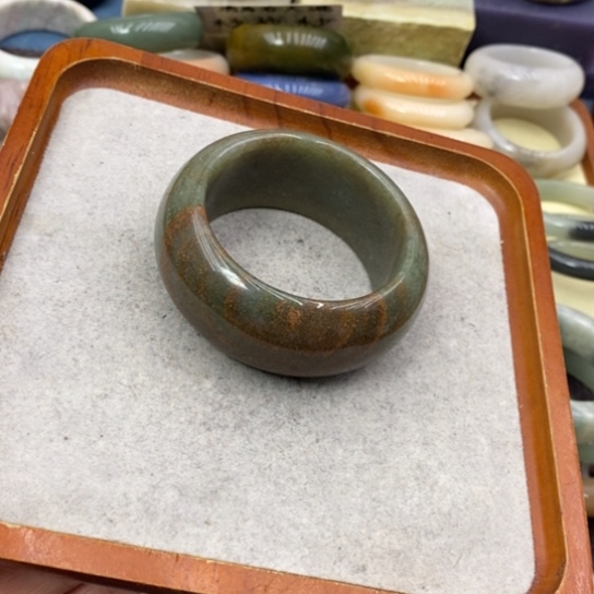 石英岩玉未镶嵌手饰