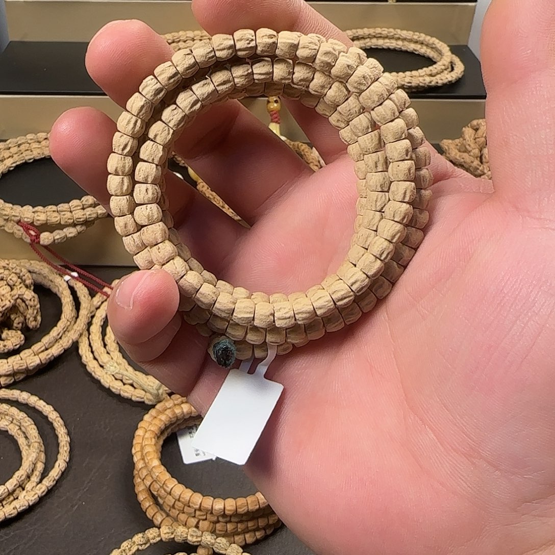 橙****柏香籽/百香籽吊坠