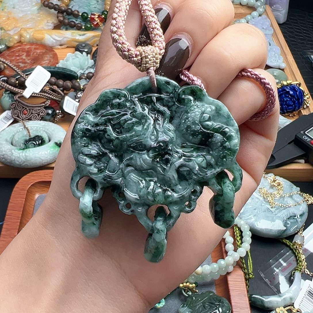 翡翠吊坠(赠链)未镶嵌吊坠