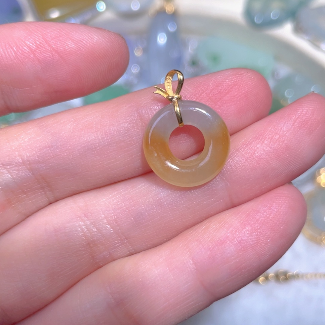 翡翠颈饰18K金镶嵌翡翠