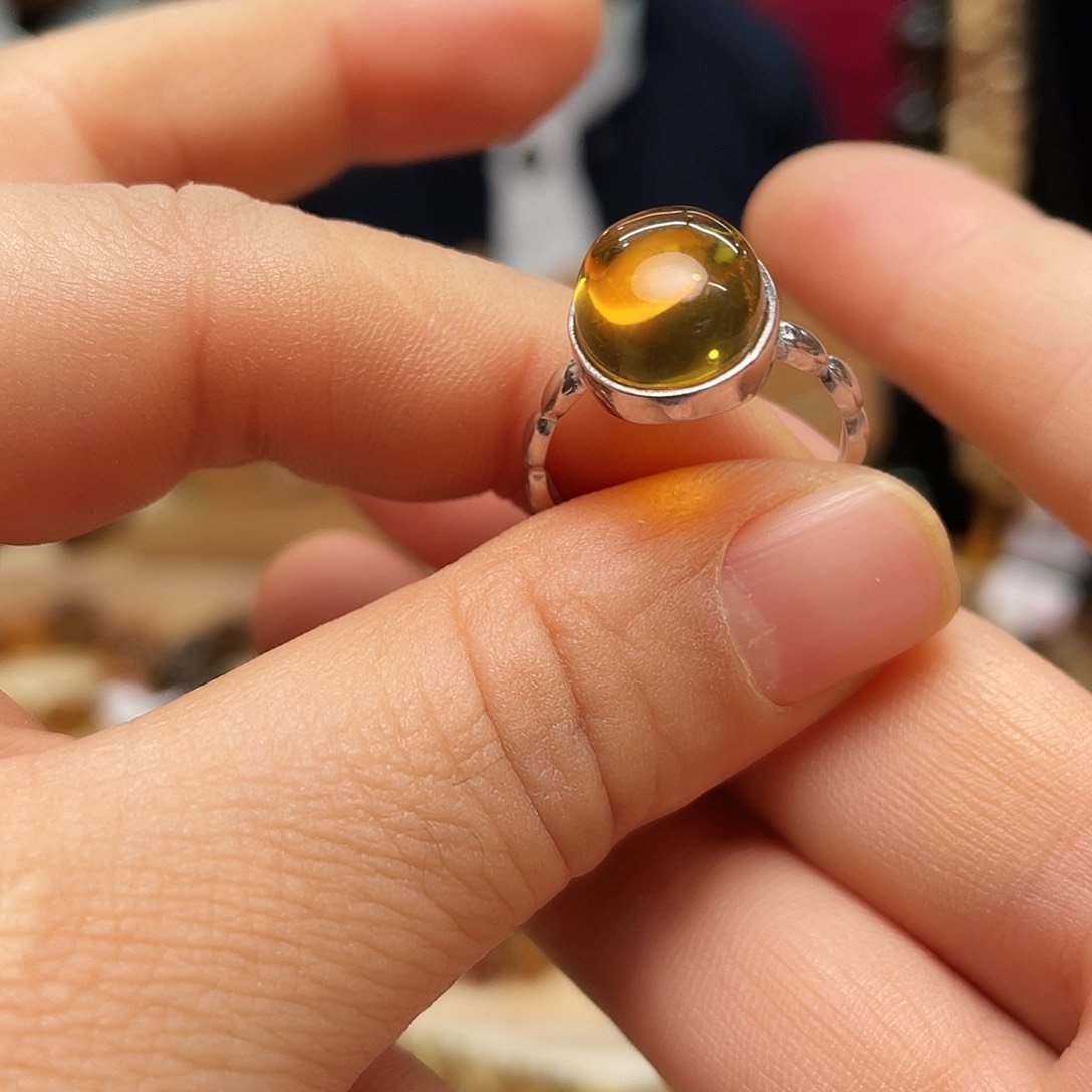 琥珀裸石未镶嵌大