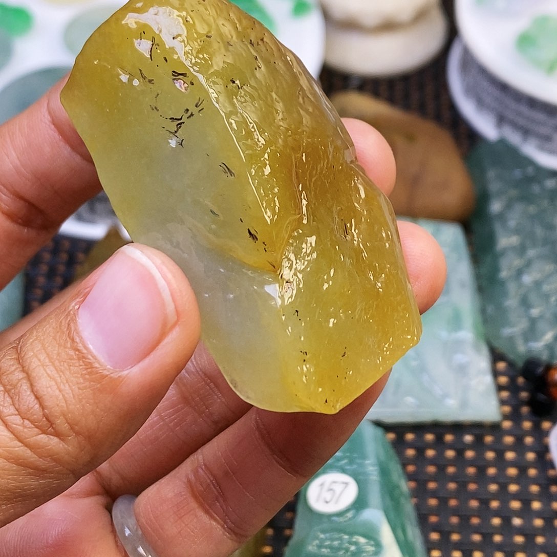 翡翠颈饰未镶嵌格**格翡翠