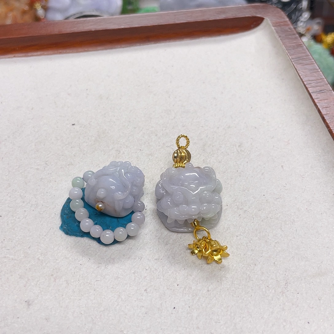 翡翠未镶嵌颈饰套装发货