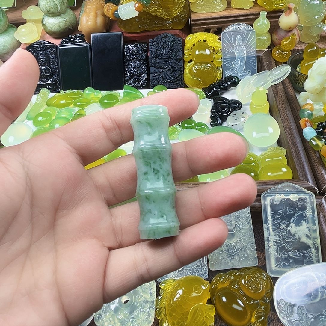 岫玉未镶嵌吊坠(不含链)