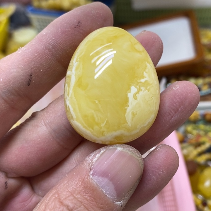 蜜蜡未镶嵌裸石吊坠