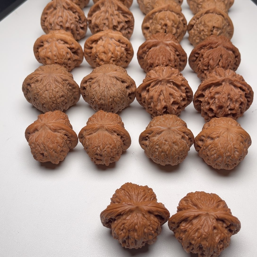 A***丶把件核桃42 和 41 磨盘两对