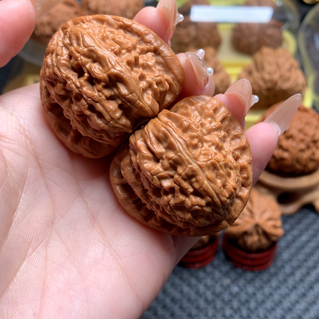 文玩核桃把件40三角白