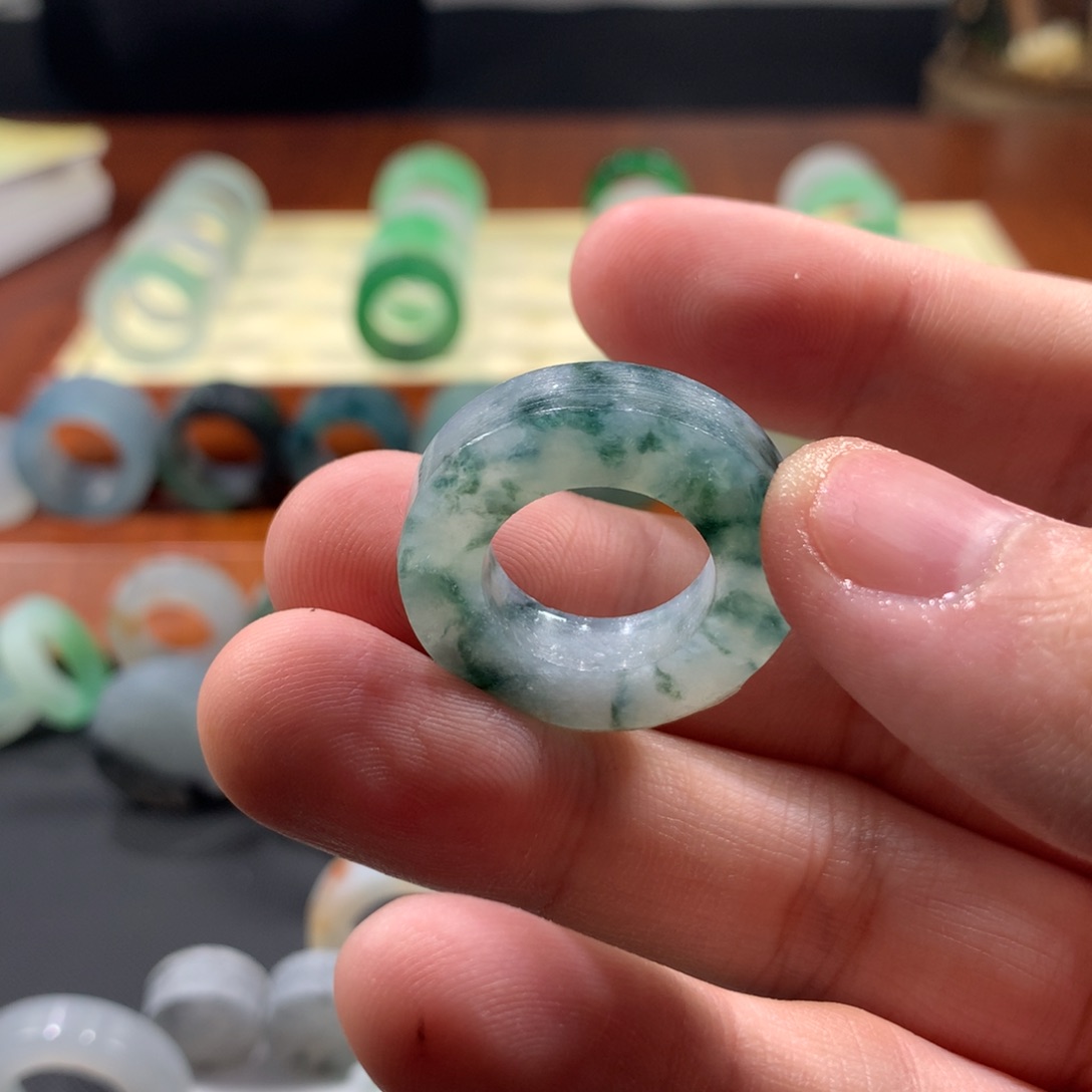 定制翡翠未镶嵌＝***”定制