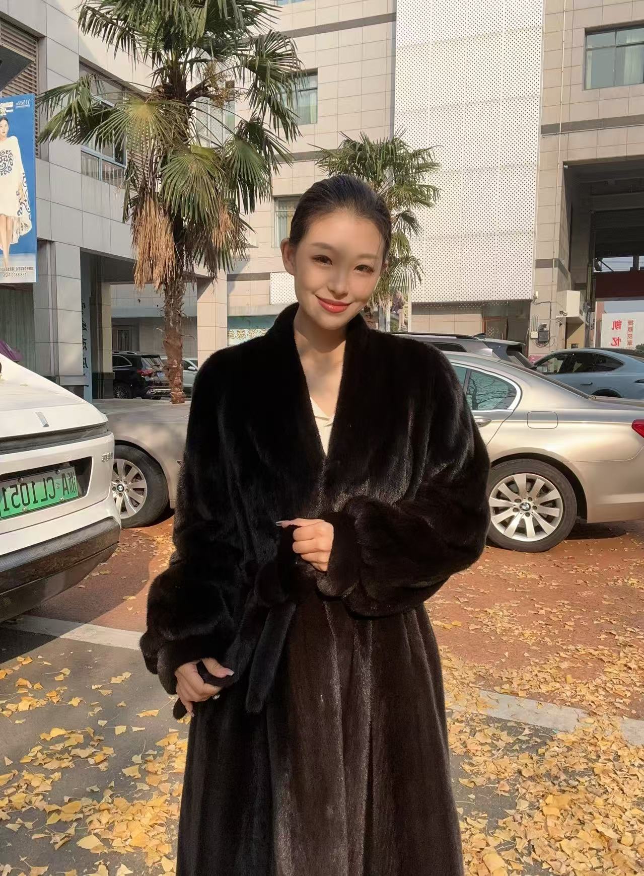 进口天鹅绒短二全抽刀V领长款腰带皮草外套