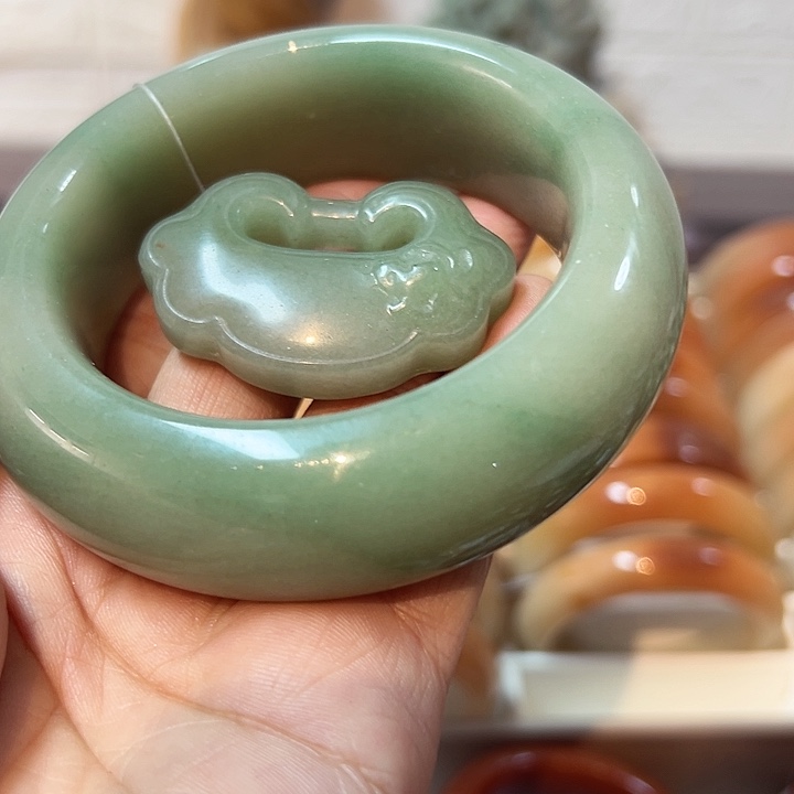 石英质玉手镯合金彩*?