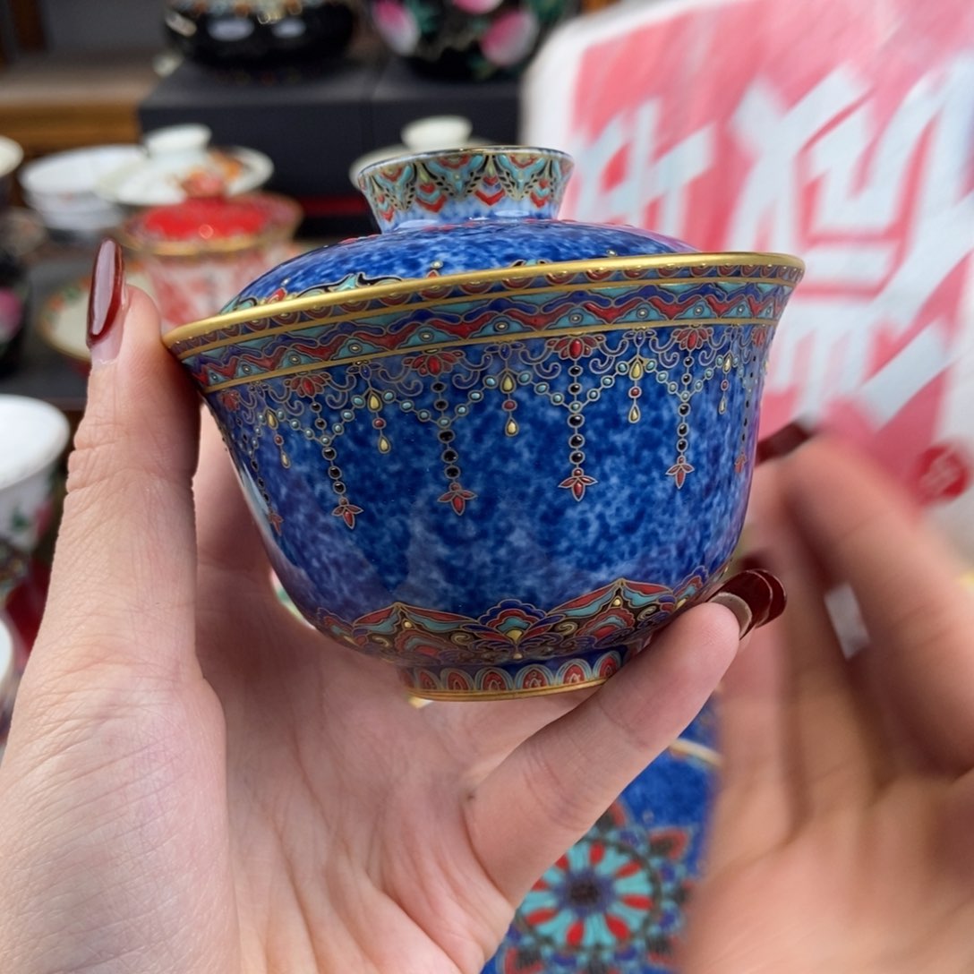 陶瓷艺术家的作品是一