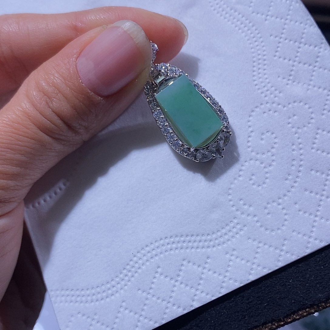 翡翠吊坠(不含链)未镶嵌