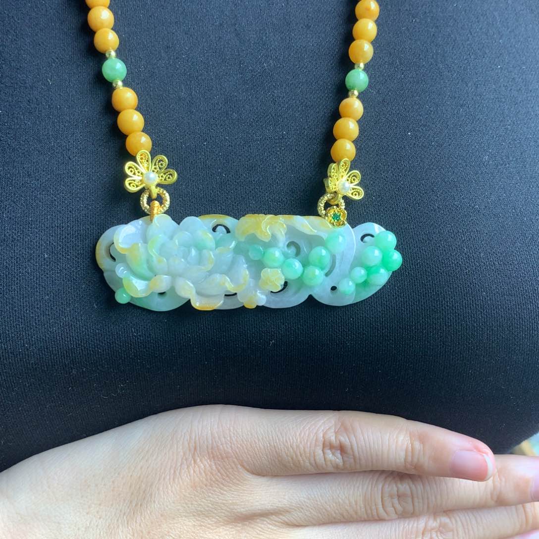 翡翠颈饰未镶嵌翡翠