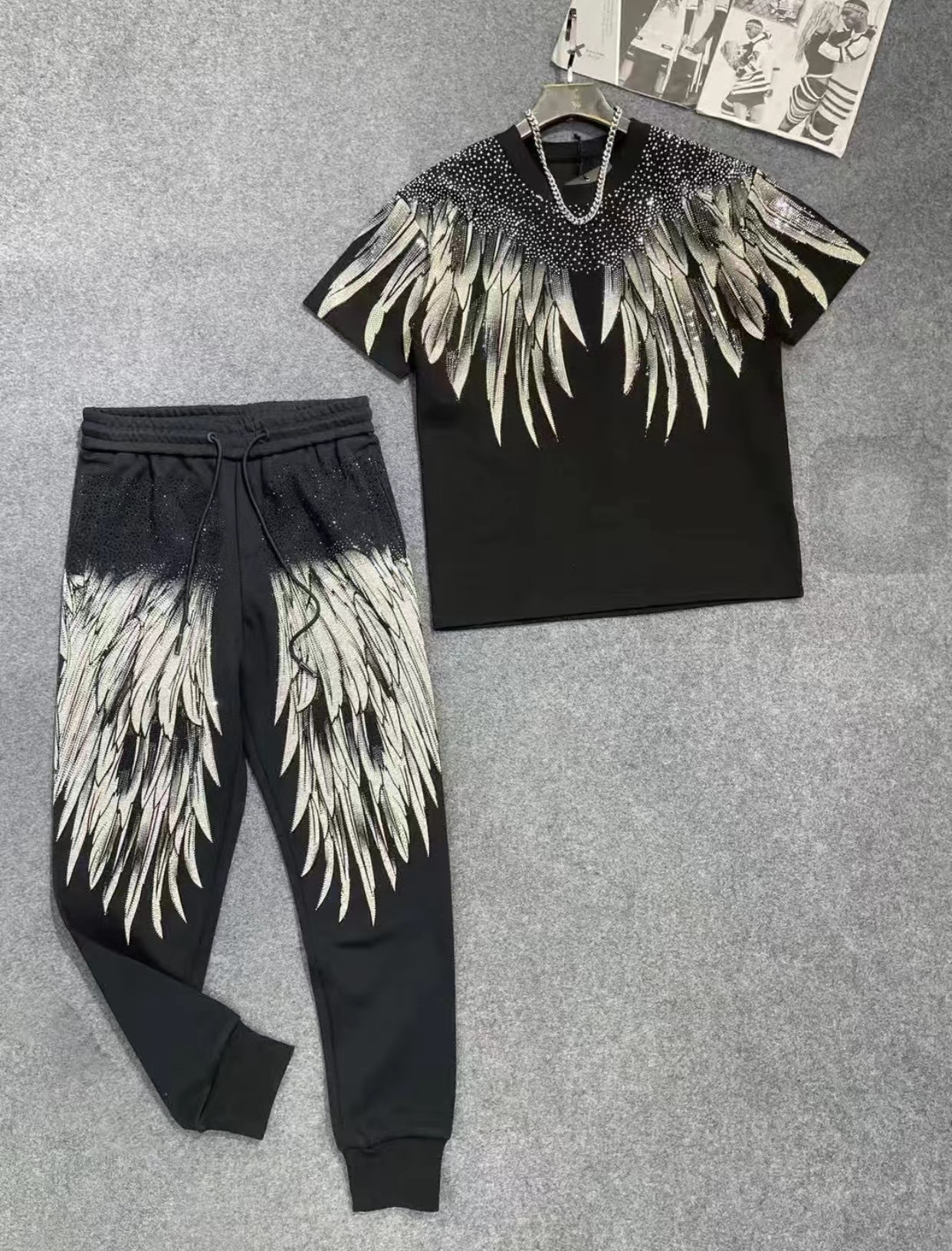 910-775夏季时尚休闲百搭男士潮流翅膀满钻宽松情侣短袖黑色半袖