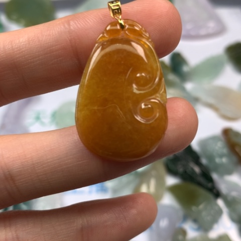 翡翠颈饰未镶嵌翡翠