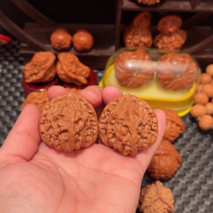 文玩核桃把件三角白39