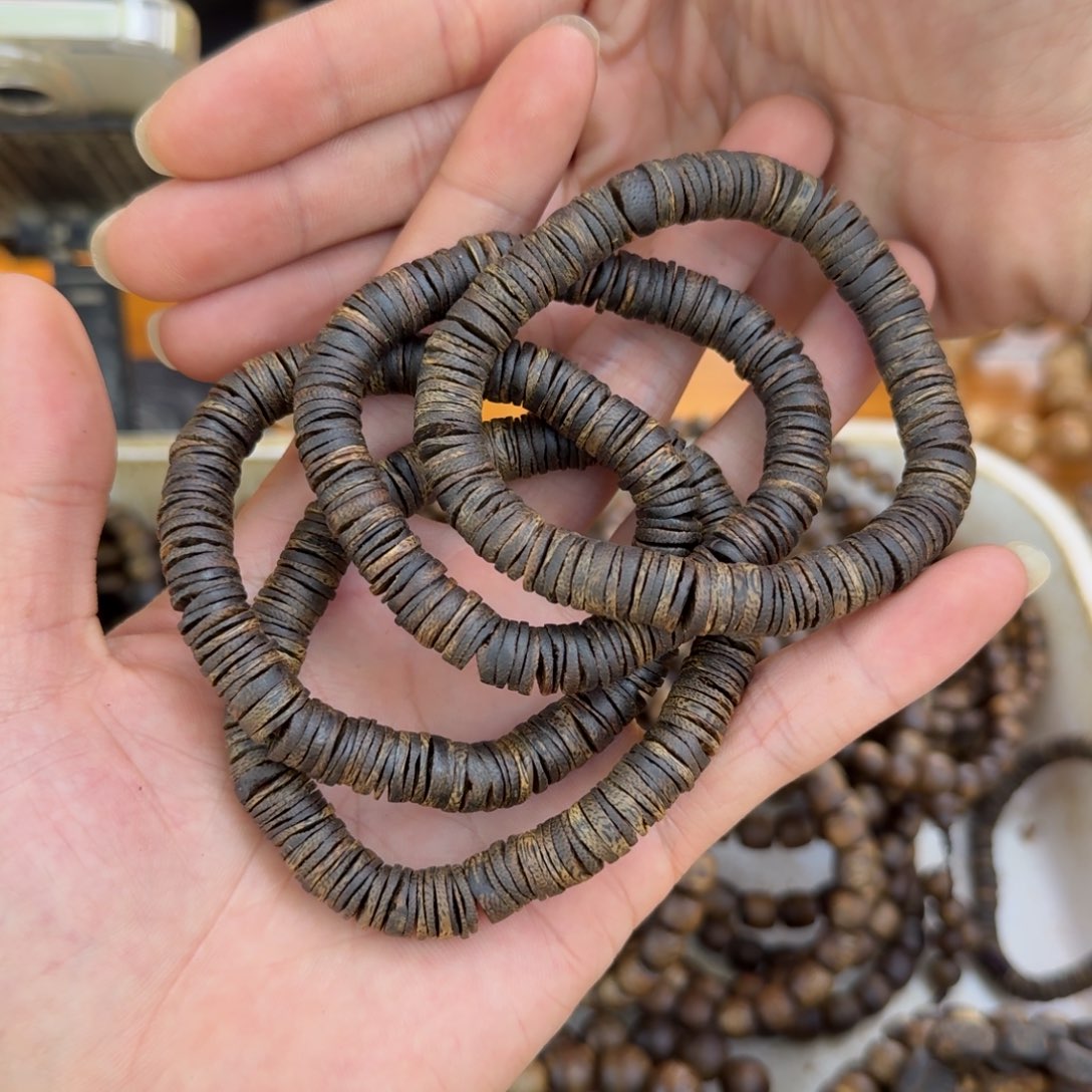 沉香手串单圈沉水0.9片珠11克多样性发一