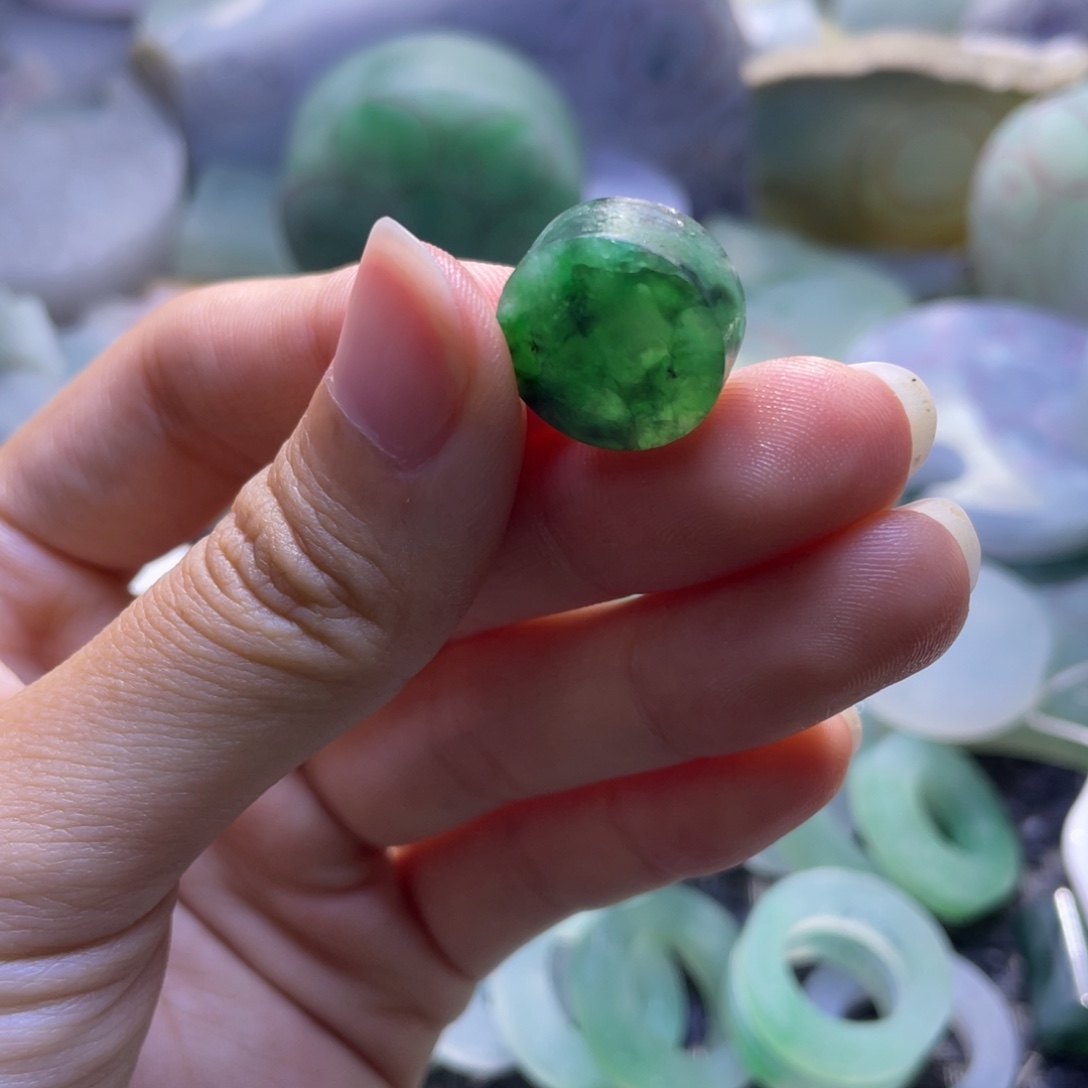 定制翡翠未镶嵌翡翠