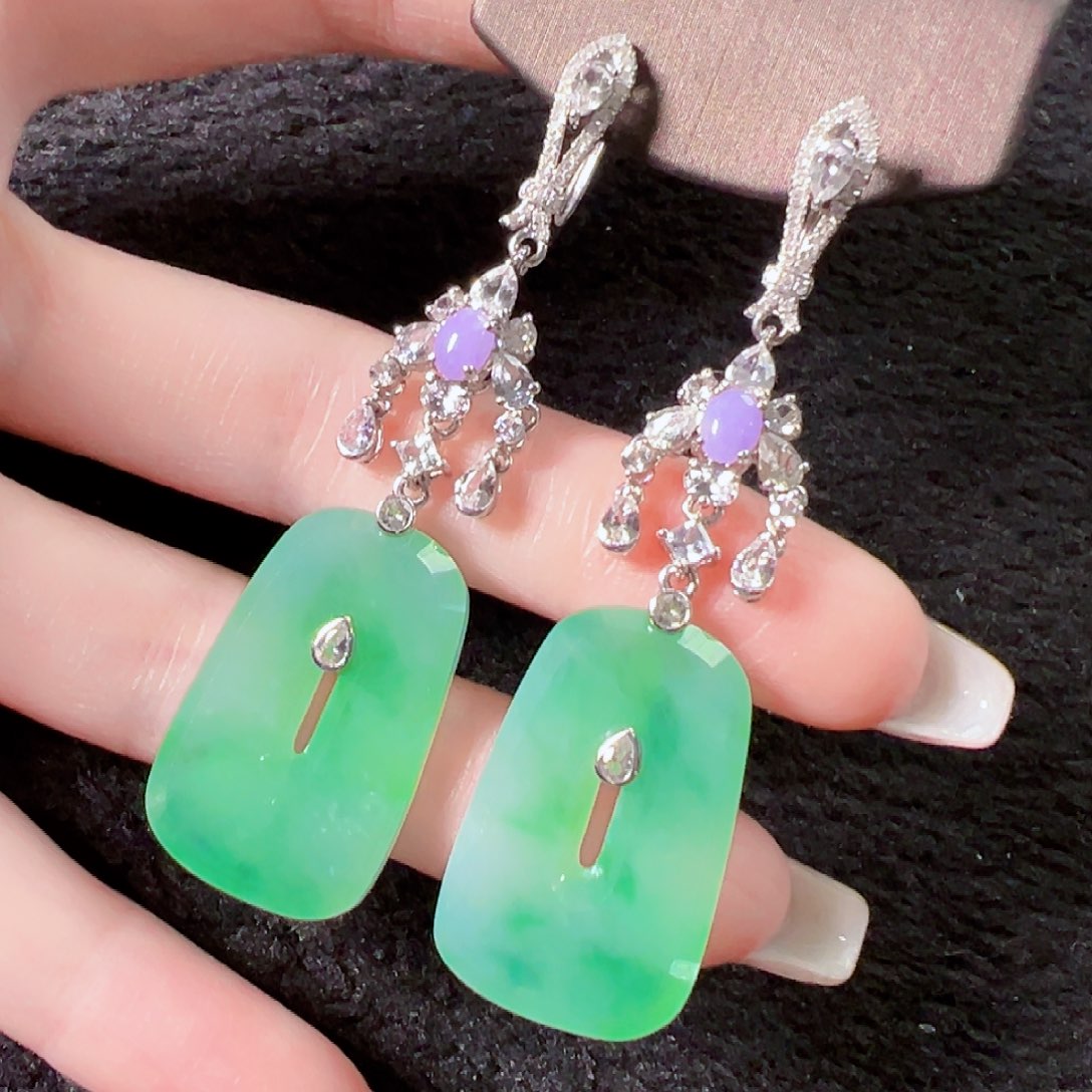 翡翠18K金镶嵌耳饰签收后24小时鉴赏期，过时不退