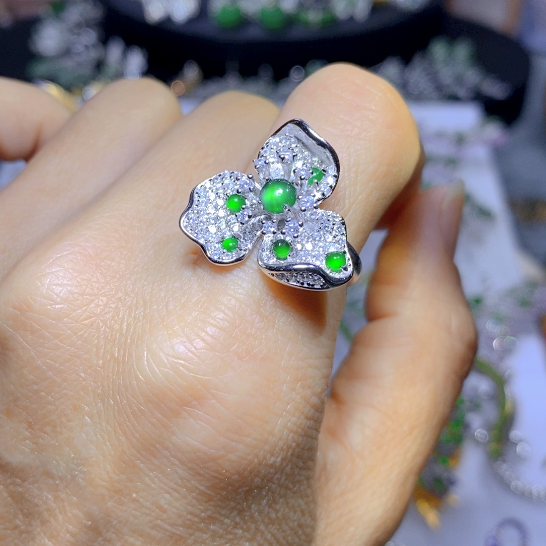 翡翠颈饰银S925镶嵌天然翡翠