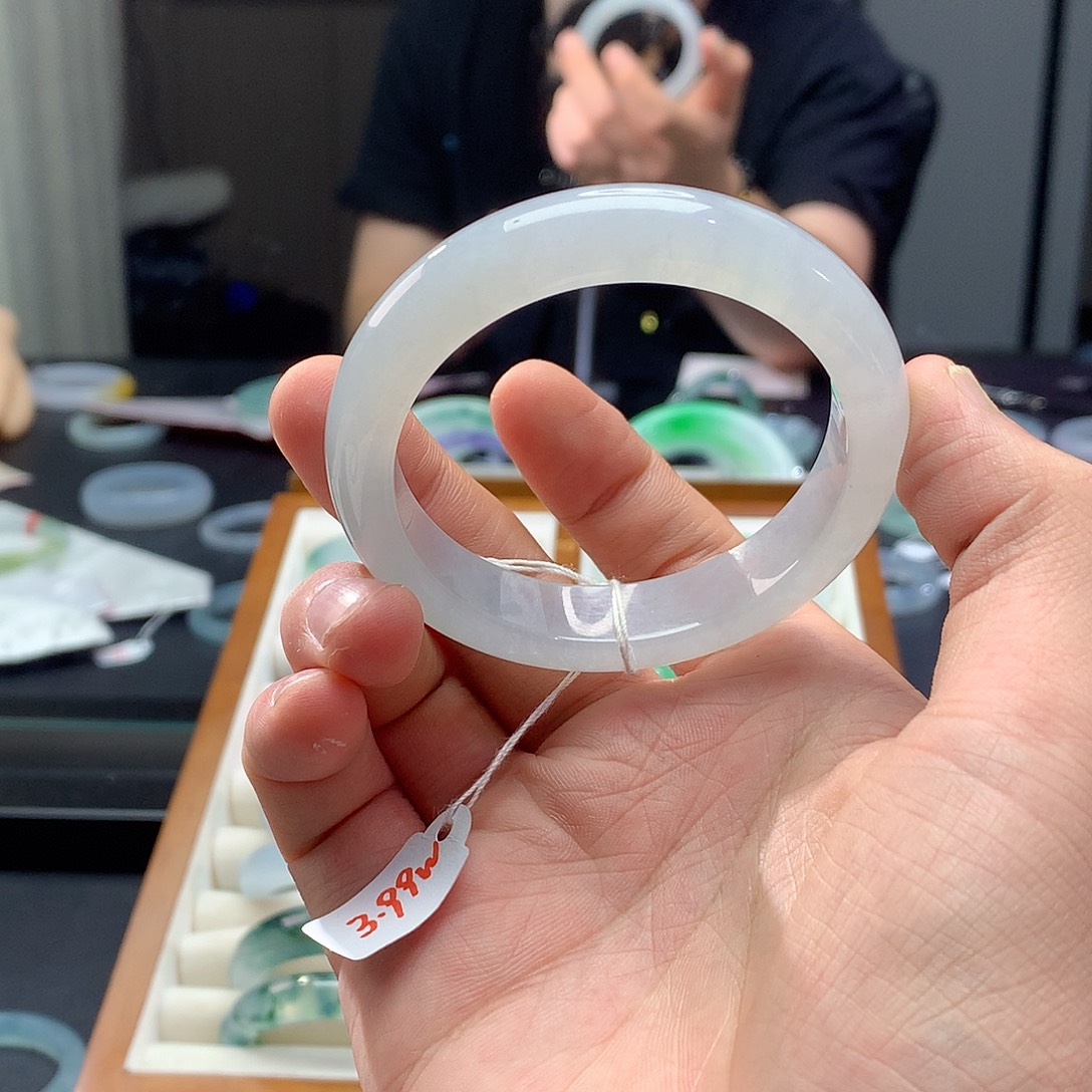 翡翠未镶嵌手镯白月光