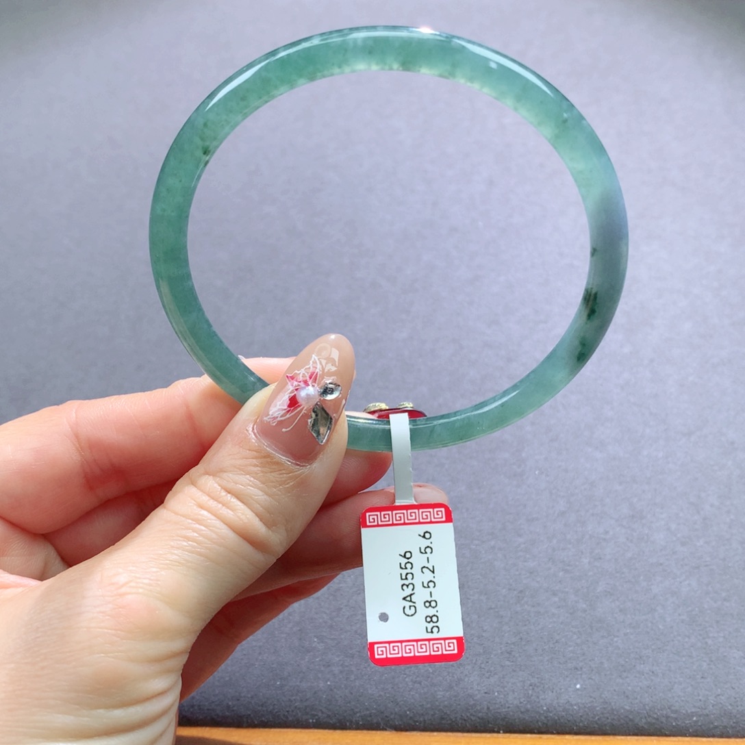 翡翠手镯未镶嵌天然翡翠手镯叮当镯