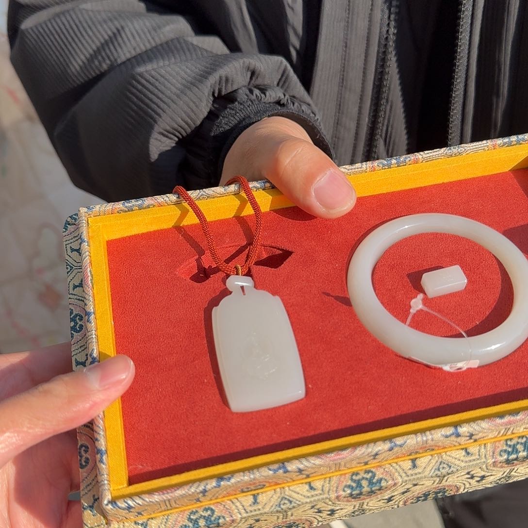 和田玉手镯未镶嵌113刘洋