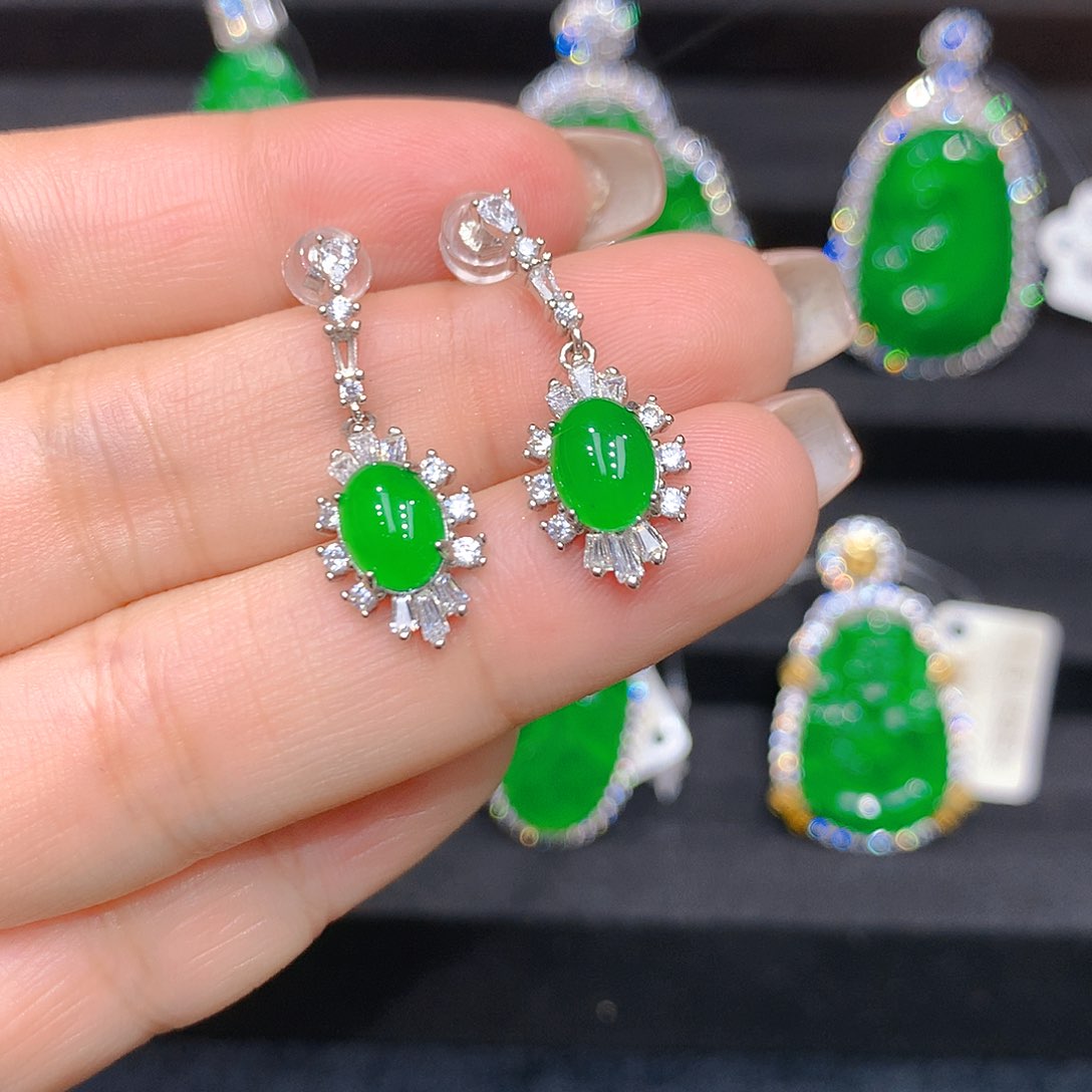 翡翠吊坠(赠链)银S925镶嵌00008