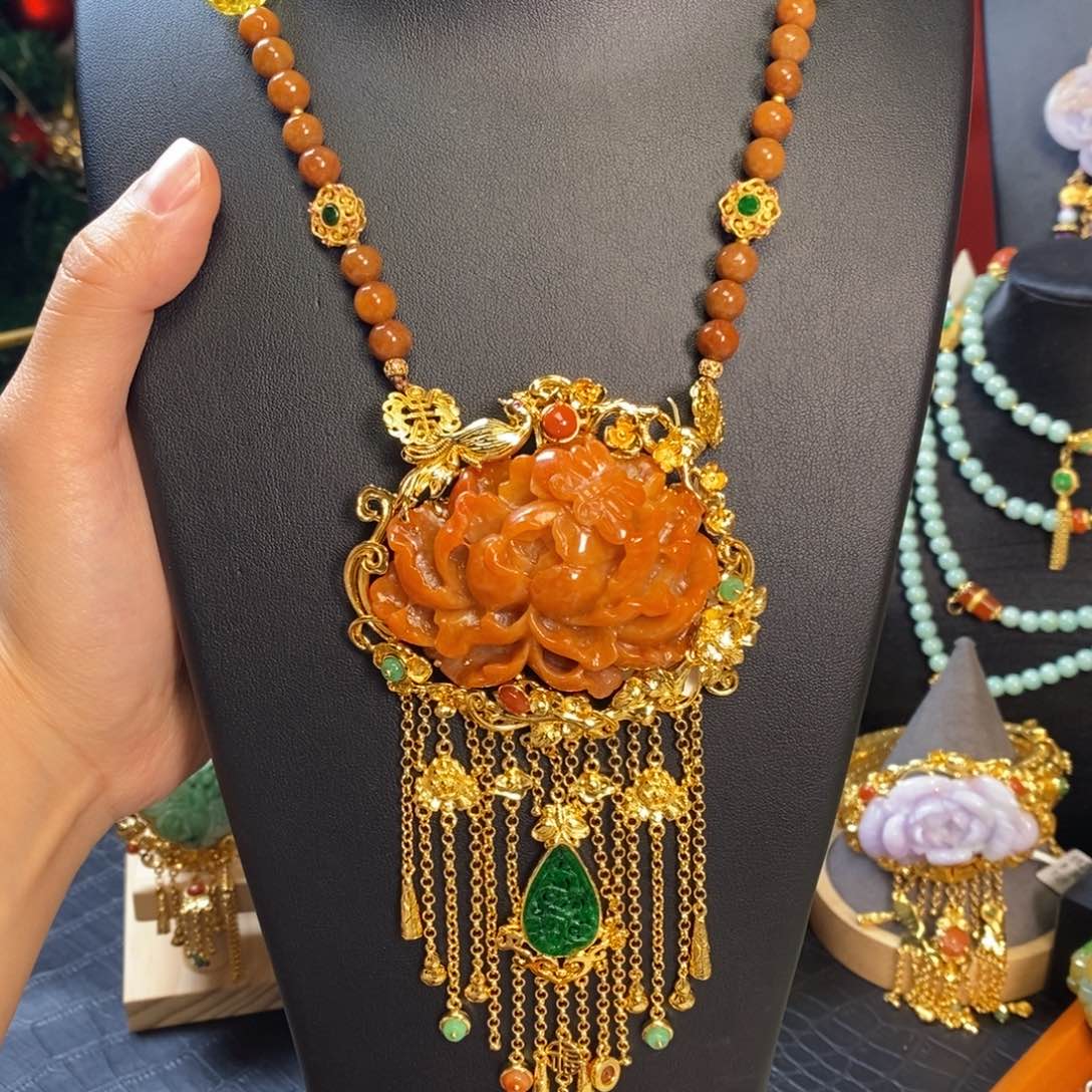 翡翠颈饰银S925镀金镶嵌静**