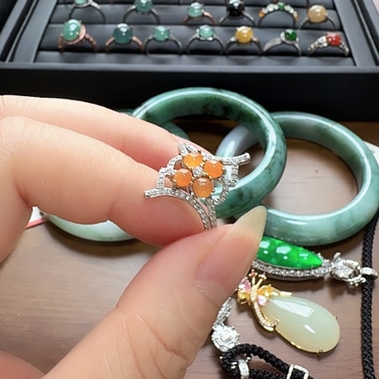 翡翠戒指银S925镶嵌翡翠首饰