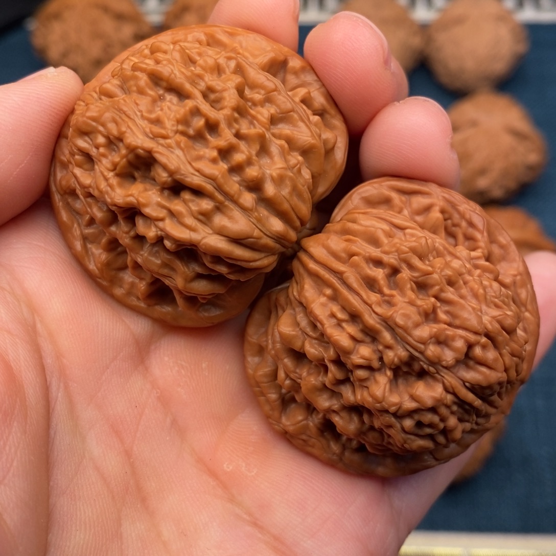 文玩核桃把件42平谷红皮老树四座楼