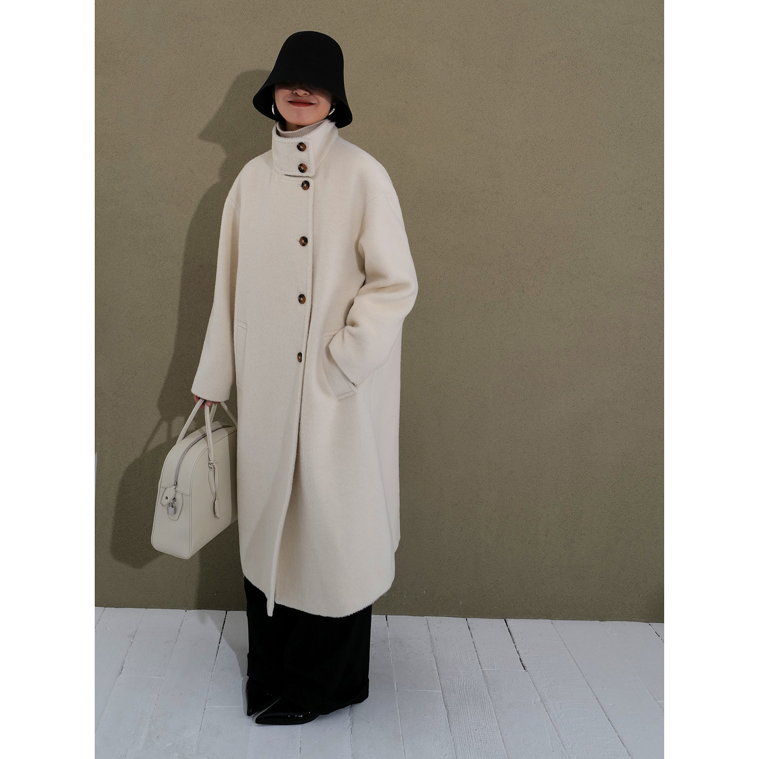 定织毛呢面料 松弛感大衣 米白女款单排扣中长款毛呢外套135100