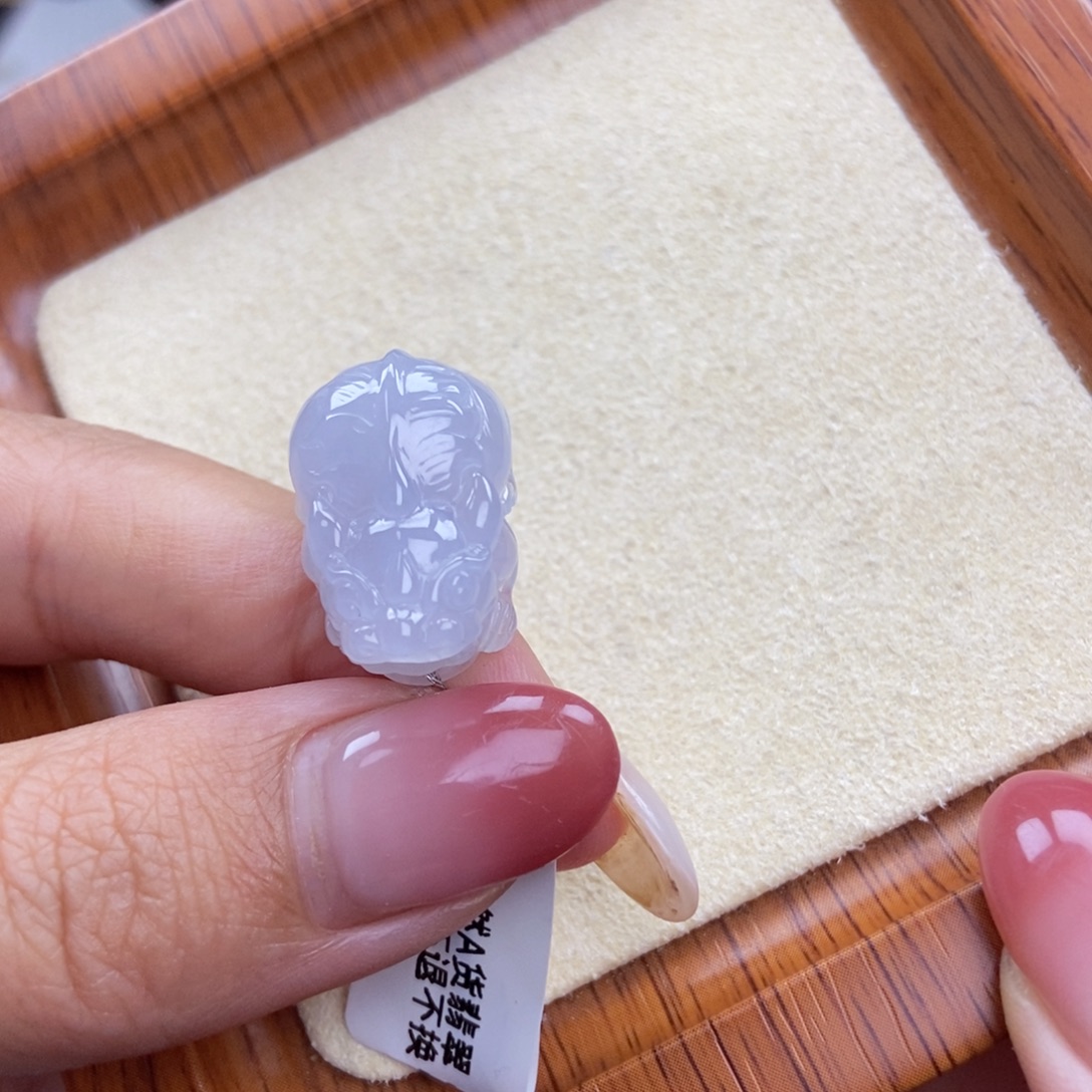 颈饰未镶嵌翡翠A8 冰紫大肚貔貅