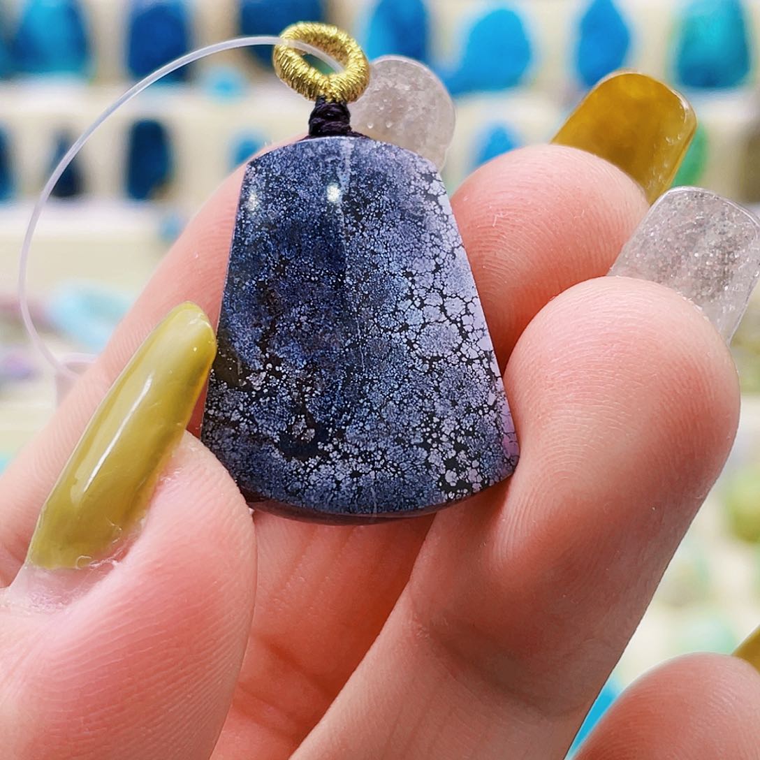 绿松石颈饰未镶嵌