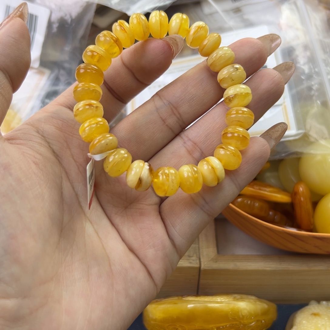 琥珀珠宝奇石未镶嵌